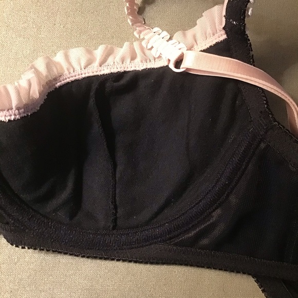 Victoria’s Secret Bra 36B - Picture 9 of 9